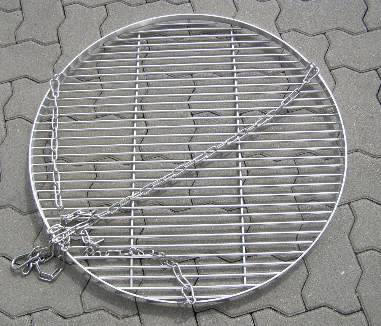 70 cm Edelstahl Grillrost 6 mm Stäbe + Kette ideal für Feuerschale Dreibein